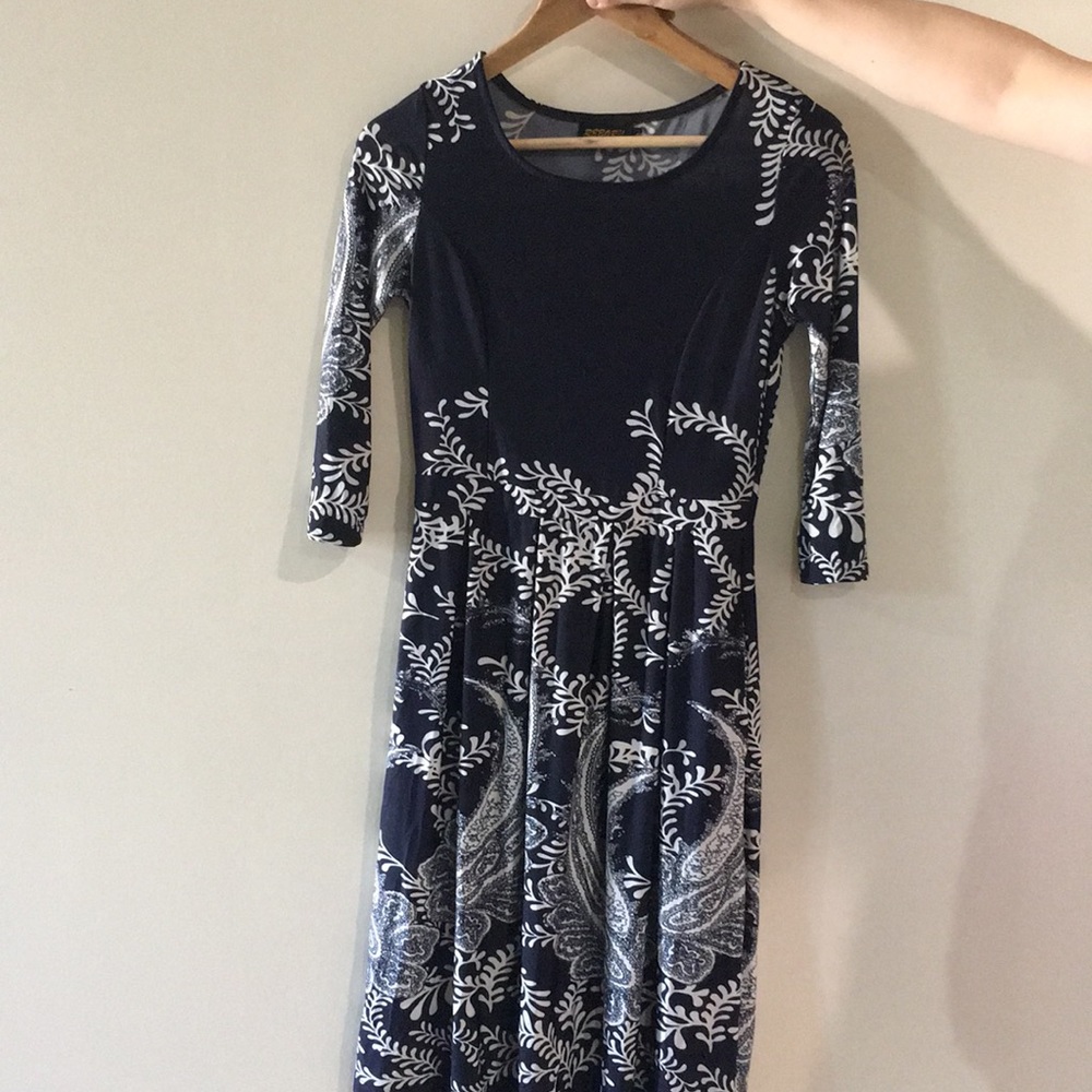 Half sleeve dress past the knees
